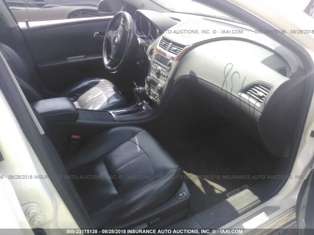 1G1ZE5E14BF218846 - 2011 CHEVROLET MALIBU LTZ 白色 照片 5