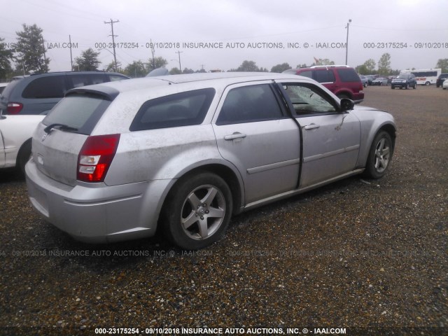 2D4FV47T06H254852 - 2006 DODGE MAGNUM SE SILVER photo 4