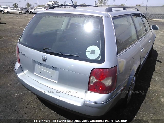 WVWCD63B95E012868 - 2005 VOLKSWAGEN PASSAT GLS SILVER photo 4