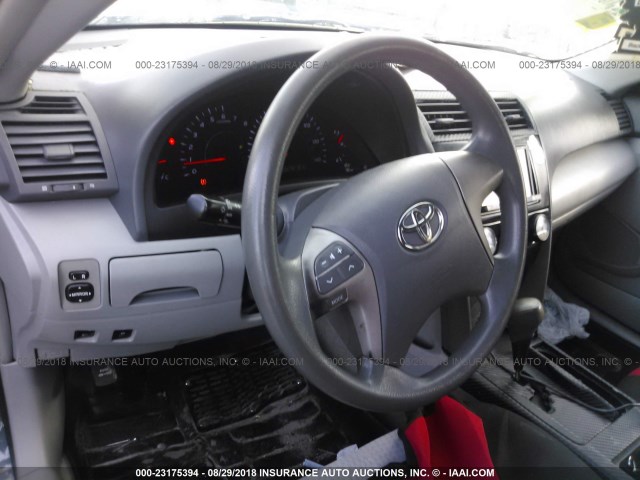 4T1BF3EKXAU042491 - 2010 TOYOTA CAMRY SE/LE/XLE GRAY photo 5