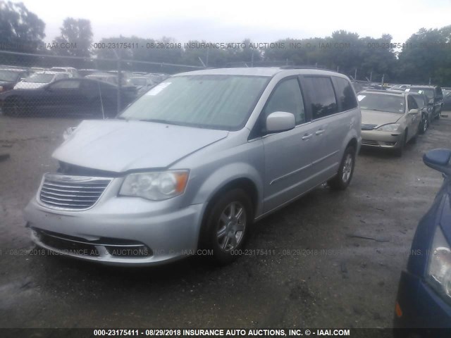 2C4RC1BG0CR186230 - 2012 CHRYSLER TOWN & COUNTRY TOURING SILVER photo 2