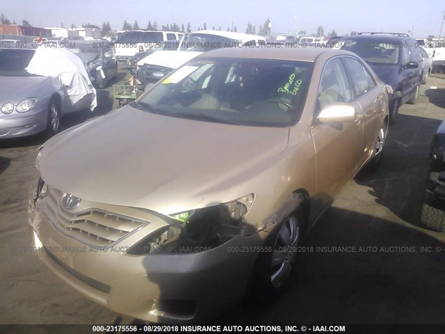 4T1BF3EK0AU044086 - 2010 TOYOTA CAMRY SE/LE/XLE 金色 照片 2