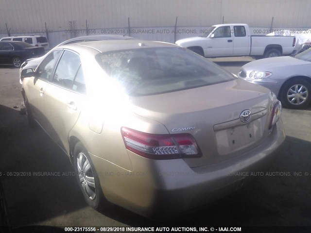 4T1BF3EK0AU044086 - 2010 TOYOTA CAMRY SE/LE/XLE 金色 照片 3