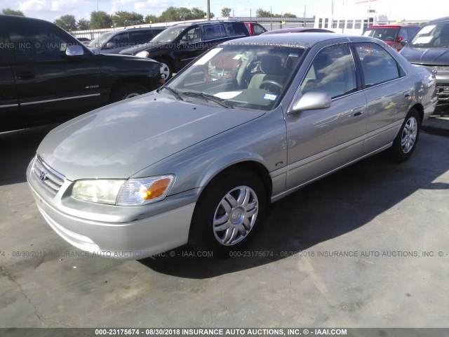 JT2BF22K410315850 - 2001 TOYOTA CAMRY CE/LE/XLE 银色 照片 2