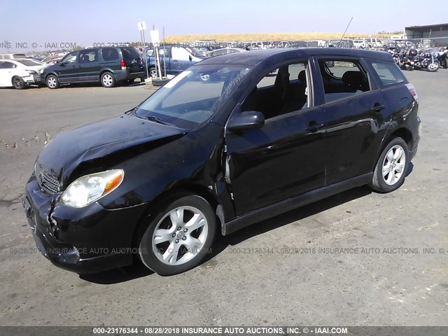 2T1KR32E05C353408 - 2005 TOYOTA COROLLA MATRIX XR BLACK photo 2