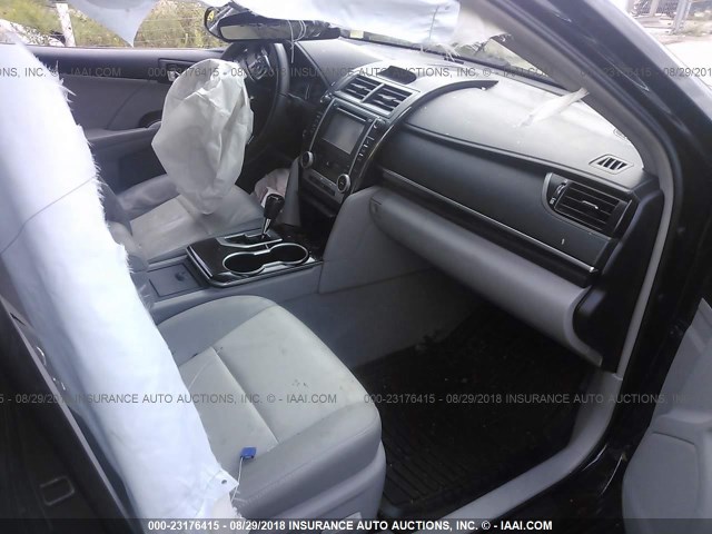 4T4BF1FK3CR243970 - 2012 TOYOTA CAMRY SE/LE/XLE 黑色 照片 5