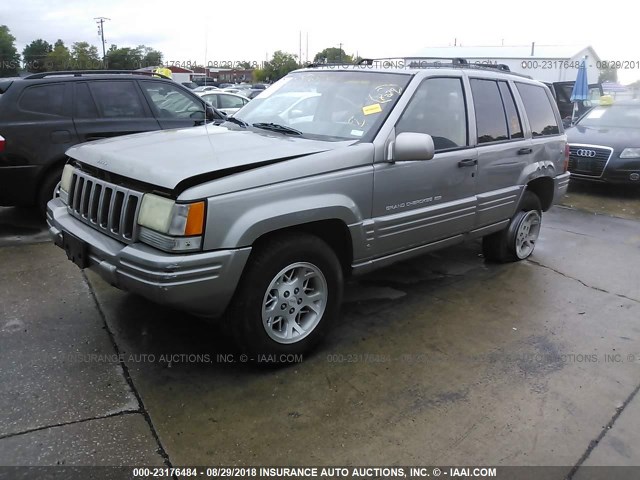 1J4GZ78S4WC307076 - 1998 JEEP GRAND CHEROKEE LIMITED SILVER photo 2