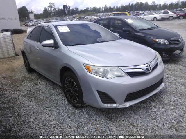 4T1BF1FK6CU196993 - 2012 TOYOTA CAMRY SE/LE/XLE SILVER photo 1