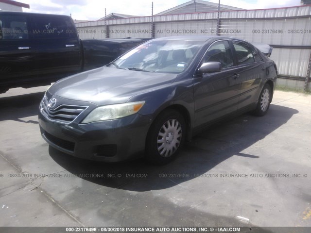 4T4BF3EK8AR004053 - 2010 TOYOTA CAMRY SE/LE/XLE 灰色 照片 2