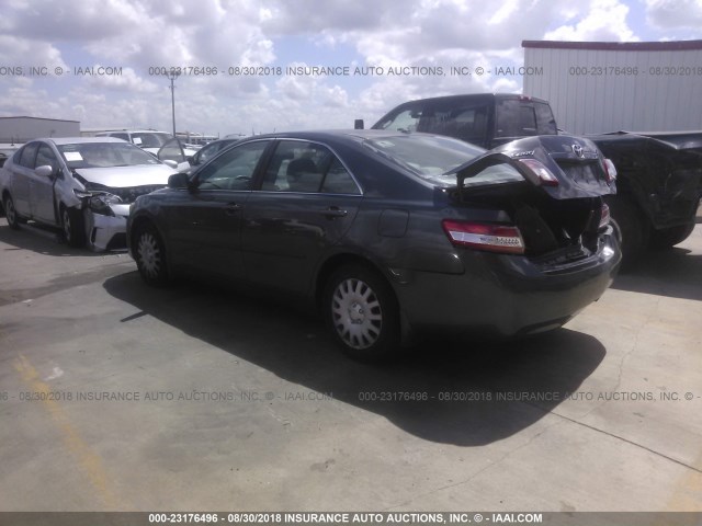 4T4BF3EK8AR004053 - 2010 TOYOTA CAMRY SE/LE/XLE 灰色 照片 3