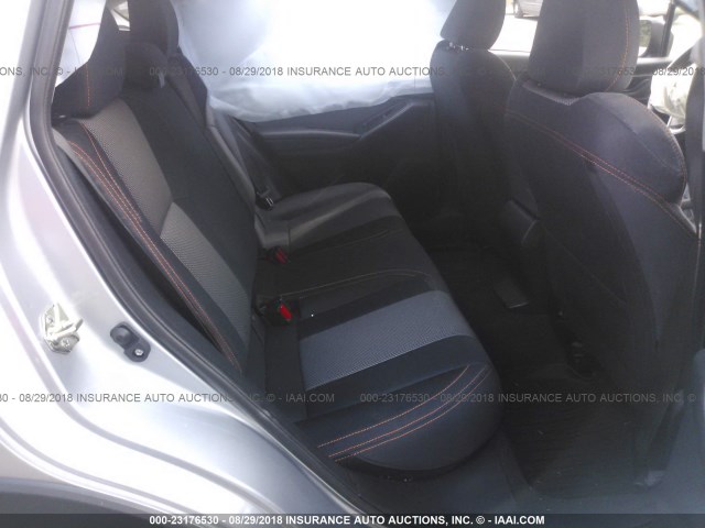 JF2GTABC6JH318082 - 2018 SUBARU CROSSTREK PREMIUM Արծաթագույն լուսանկար 8