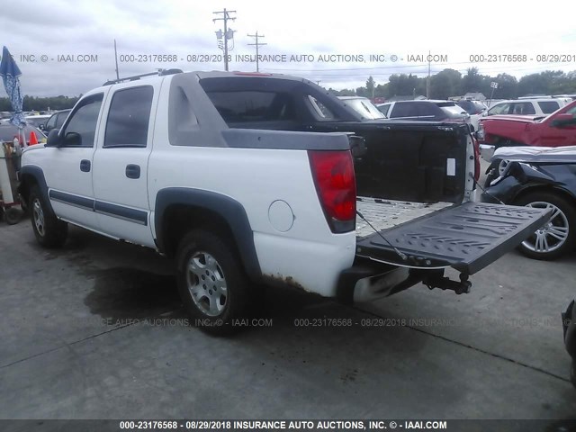 3GNEK12T34G116542 - 2004 CHEVROLET AVALANCHE K1500 WHITE photo 3