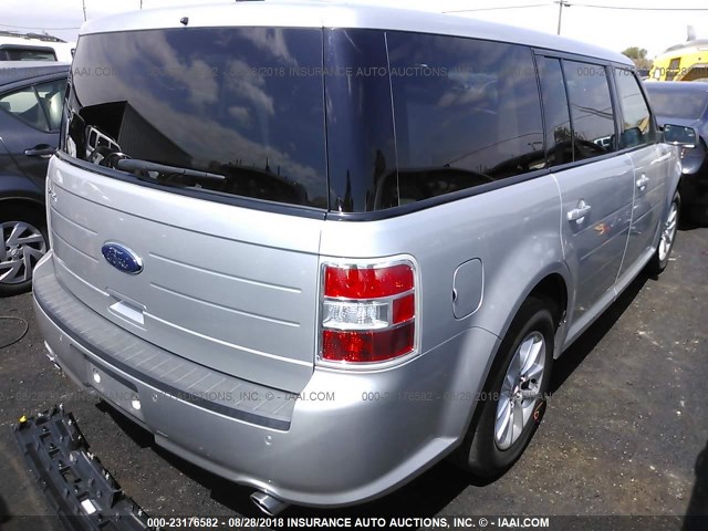 2FMGK5B84FBA18156 - 2015 FORD FLEX SE SILVER photo 4