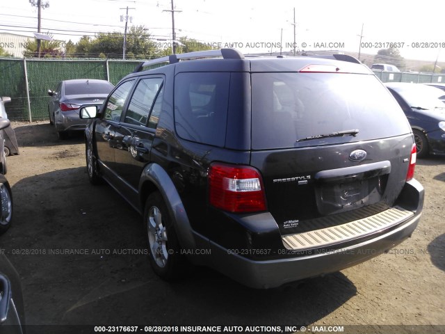 1FMDK05135GA37387 - 2005 FORD FREESTYLE SEL BLACK photo 3