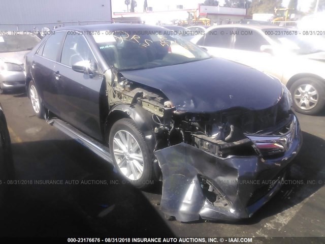 4T1BD1FK3DU065334 - 2013 TOYOTA CAMRY HYBRID/LE/XLE 灰色 照片 1