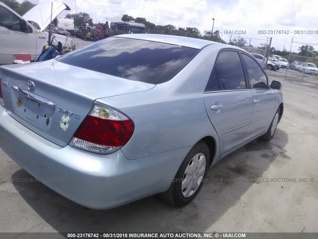 4T1BE32K25U571897 - 2005 TOYOTA CAMRY LE/XLE/SE 蓝色 照片 4