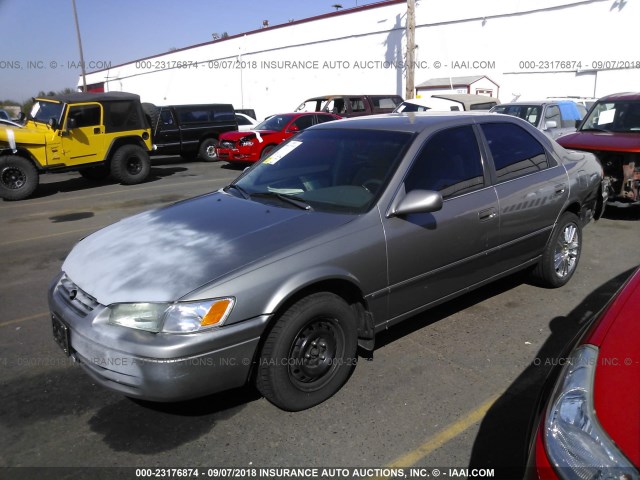 4T1BG22K2WU321162 - 1998 TOYOTA CAMRY CE/LE/XLE 灰色 照片 2