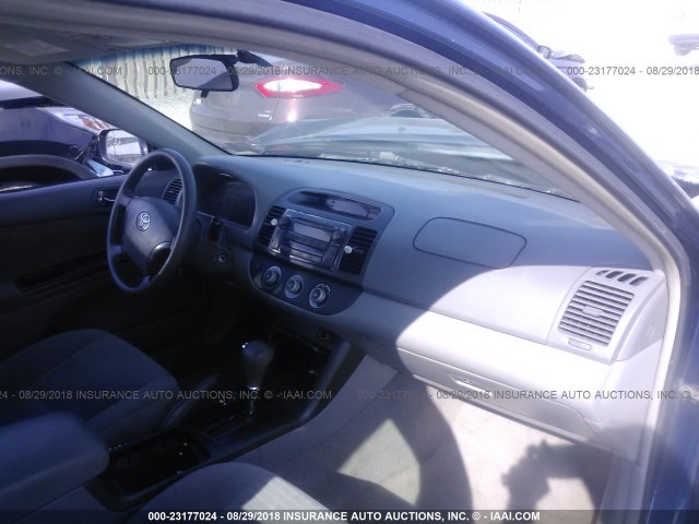4T1BE32K05U097464 - 2005 TOYOTA CAMRY LE/XLE/SE 蓝色 照片 5