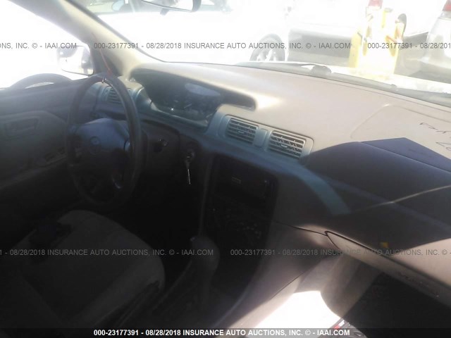 4T1BG22K1XU915064 - 1999 TOYOTA CAMRY CE/LE/XLE 米色 照片 5
