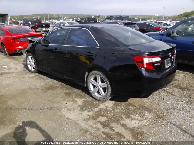 4T1BF1FK4DU232729 - 2013 TOYOTA CAMRY L/SE/LE/XLE Qara foto 3