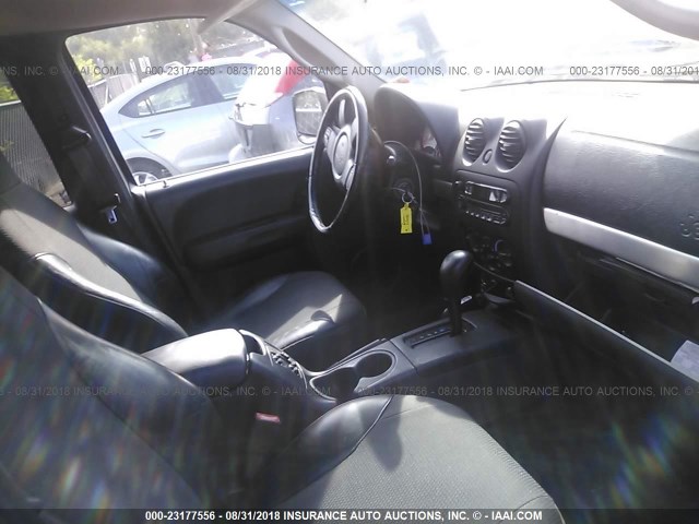 1J4GL38K22W366002 - 2002 JEEP LIBERTY RENEGADE SILVER photo 5