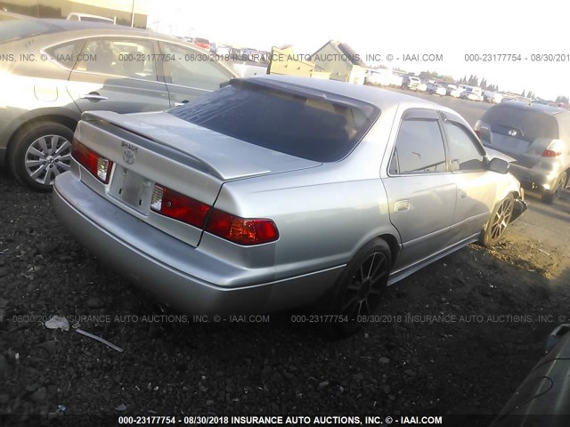 JT2BG22K510546575 - 2001 TOYOTA CAMRY CE/LE/XLE 银色 照片 4