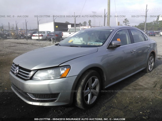 1VWBP7A38DC086889 - 2013 VOLKSWAGEN PASSAT SE SILVER photo 2