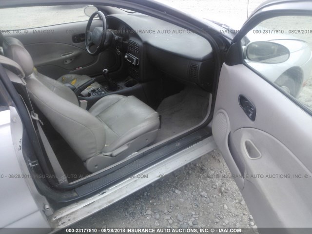 1G8ZR127XYZ192204 - 2000 SATURN SC2 SILVER photo 5