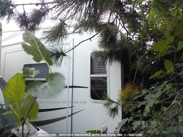 4X4FFLZ2491826267 - 2009 FOREST RIVER FLAGSTAFF  白色 照片 3