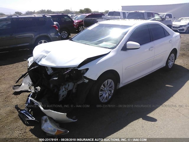 4T4BF1FK2ER343657 - 2014 TOYOTA CAMRY L/SE/LE/XLE თეთრი ფოტო 2