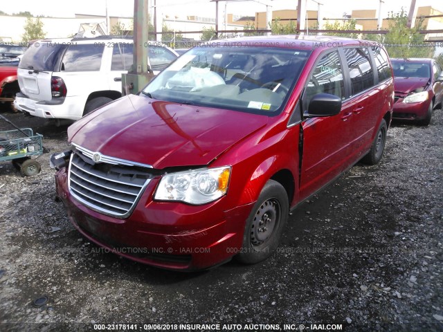 2A4RR4DE3AR136036 - 2010 CHRYSLER TOWN & COUNTRY LX RED photo 2
