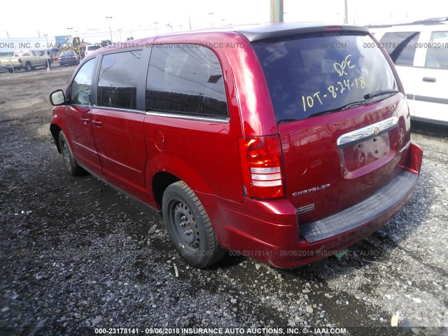 2A4RR4DE3AR136036 - 2010 CHRYSLER TOWN & COUNTRY LX RED photo 3