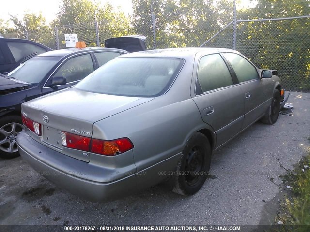 4T1BF22K3YU096613 - 2000 TOYOTA CAMRY LE/XLE 灰色 照片 4