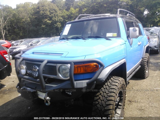 JTEBU11F770004834 - 2007 TOYOTA FJ CRUISER BLUE photo 2