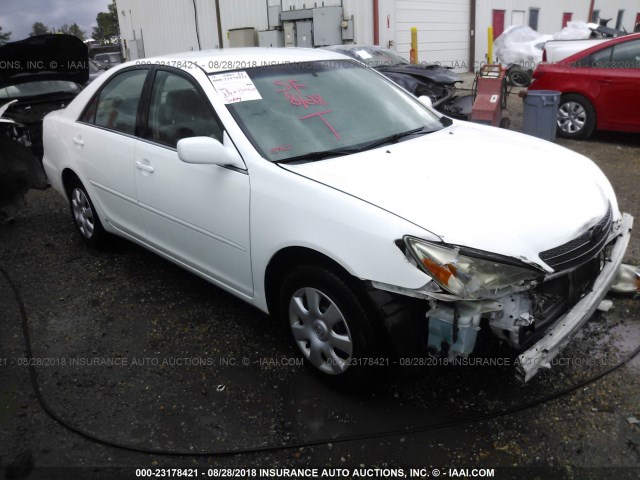 JTDBE32K130196500 - 2003 TOYOTA CAMRY LE/XLE WHITE photo 1