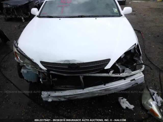 JTDBE32K130196500 - 2003 TOYOTA CAMRY LE/XLE WHITE photo 6