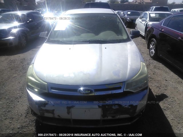 1FAHP35N08W241401 - 2008 FORD FOCUS SE/SEL/SES SILVER photo 6