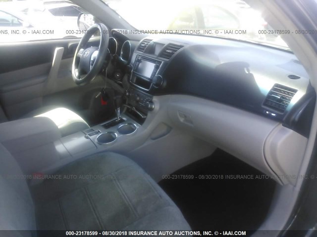 5TDZA3EH3DS038264 - 2013 TOYOTA HIGHLANDER PLUS BLACK photo 5