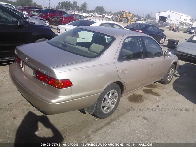 4T1BF28K01U130021 - 2001 TOYOTA CAMRY LE/XLE GOLD photo 4