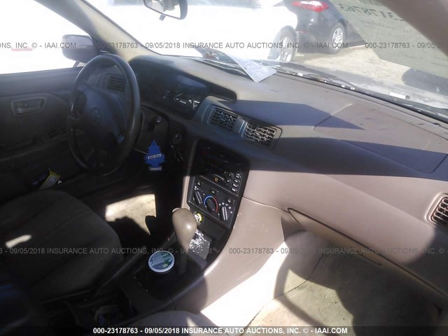 4T1BF28K01U130021 - 2001 TOYOTA CAMRY LE/XLE GOLD photo 5