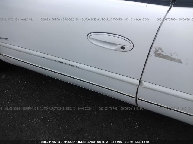 2G4WB55K011131362 - 2001 BUICK REGAL LS WHITE photo 6