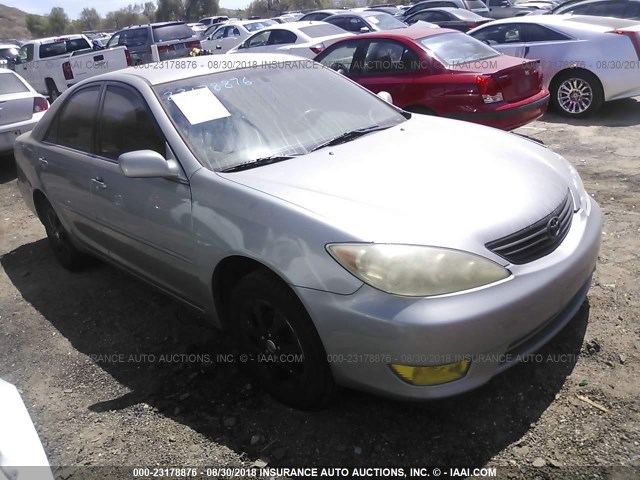 4T1BE32K35U552579 - 2005 TOYOTA CAMRY LE/XLE/SE Күміс фото 1
