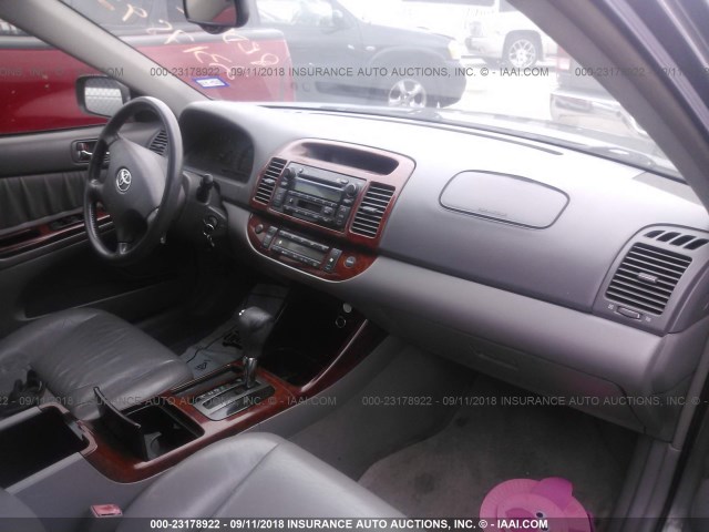 4T1BE32K33U721710 - 2003 TOYOTA CAMRY LE/XLE/SE 灰色 照片 5