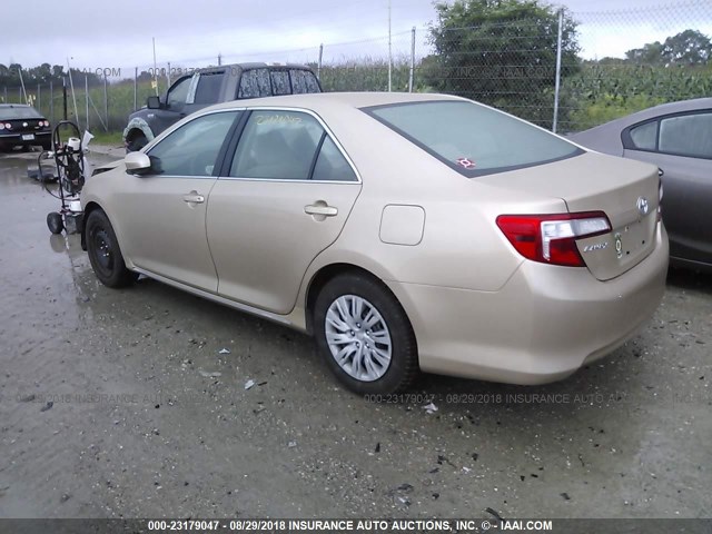 4T1BF1FKXCU059104 - 2012 TOYOTA CAMRY SE/LE/XLE ოქროსფერი ფოტო 3