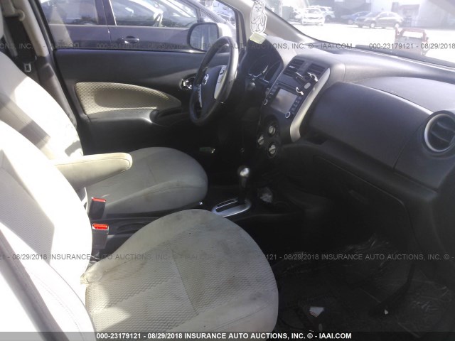 3N1CE2CP1EL409639 - 2014 NISSAN VERSA NOTE S/S PLUS/SV/SL WHITE photo 5