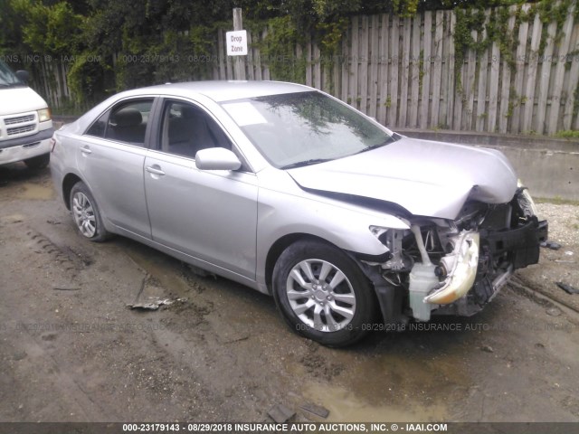 4T1BF3EK6AU058770 - 2010 TOYOTA CAMRY SE/LE/XLE SILVER photo 1