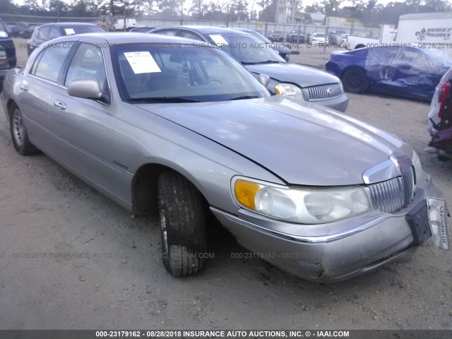 1LNHM81WX1Y647271 - 2001 LINCOLN TOWN CAR EXECUTIVE TAN photo 1