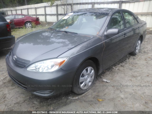 4T1BE32K03U711569 - 2003 TOYOTA CAMRY LE/XLE/SE Сұр фото 2