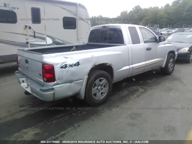 1D7HW52N45S152291 - 2005 DODGE DAKOTA LARAMIE SILVER photo 4