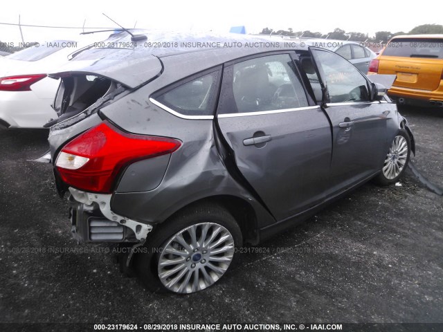 1FAHP3N21CL247840 - 2012 FORD FOCUS TITANIUM GRAY photo 4